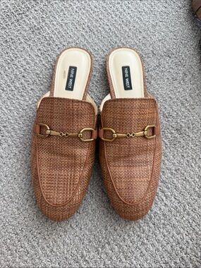 Nine West Woven Tan Slide Mules with Gold Horsebit